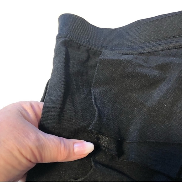 Banana Republic Size 2 Straight Black Skirt with Front Tiers - Picture 8 of 9